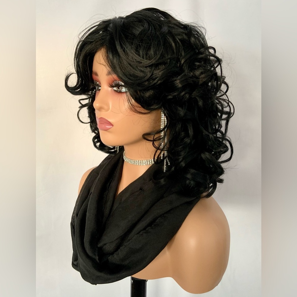 A Retro Vintage Style “Put On & Go” Black Synthetic Wig for Daily Wear/Events🌹 - Picture 4 of 5